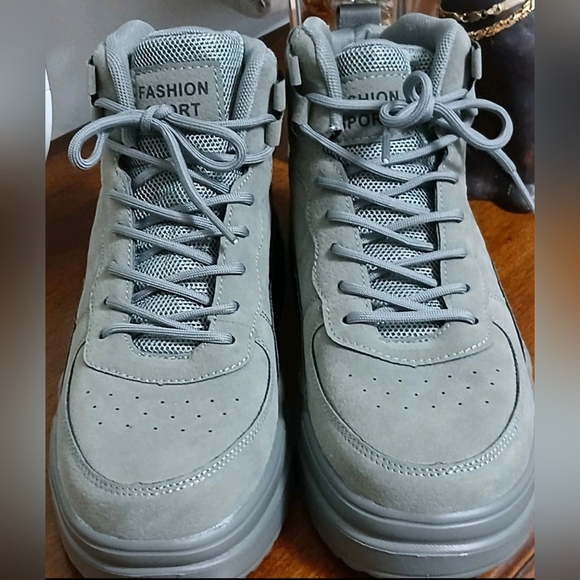 Gray Men's High-Top Sneakers - Picture 1 of 6